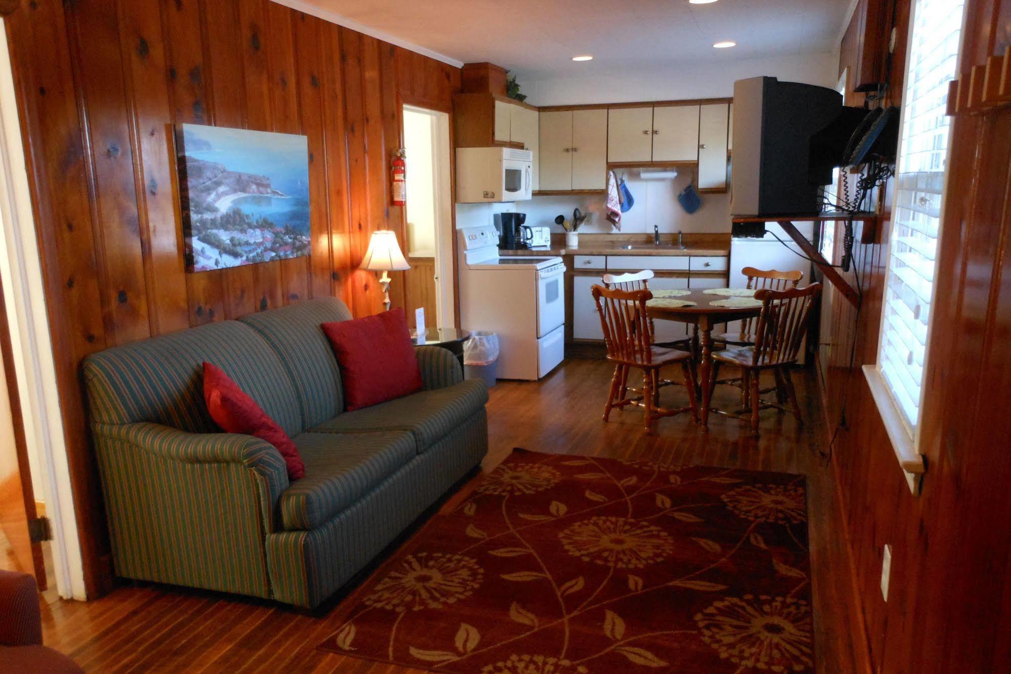 Cape Pines Motel บักซ์ตัน ภายนอก รูปภาพ