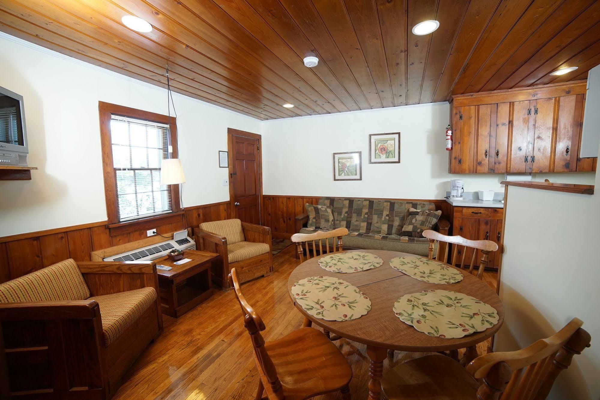 Cape Pines Motel บักซ์ตัน ภายนอก รูปภาพ