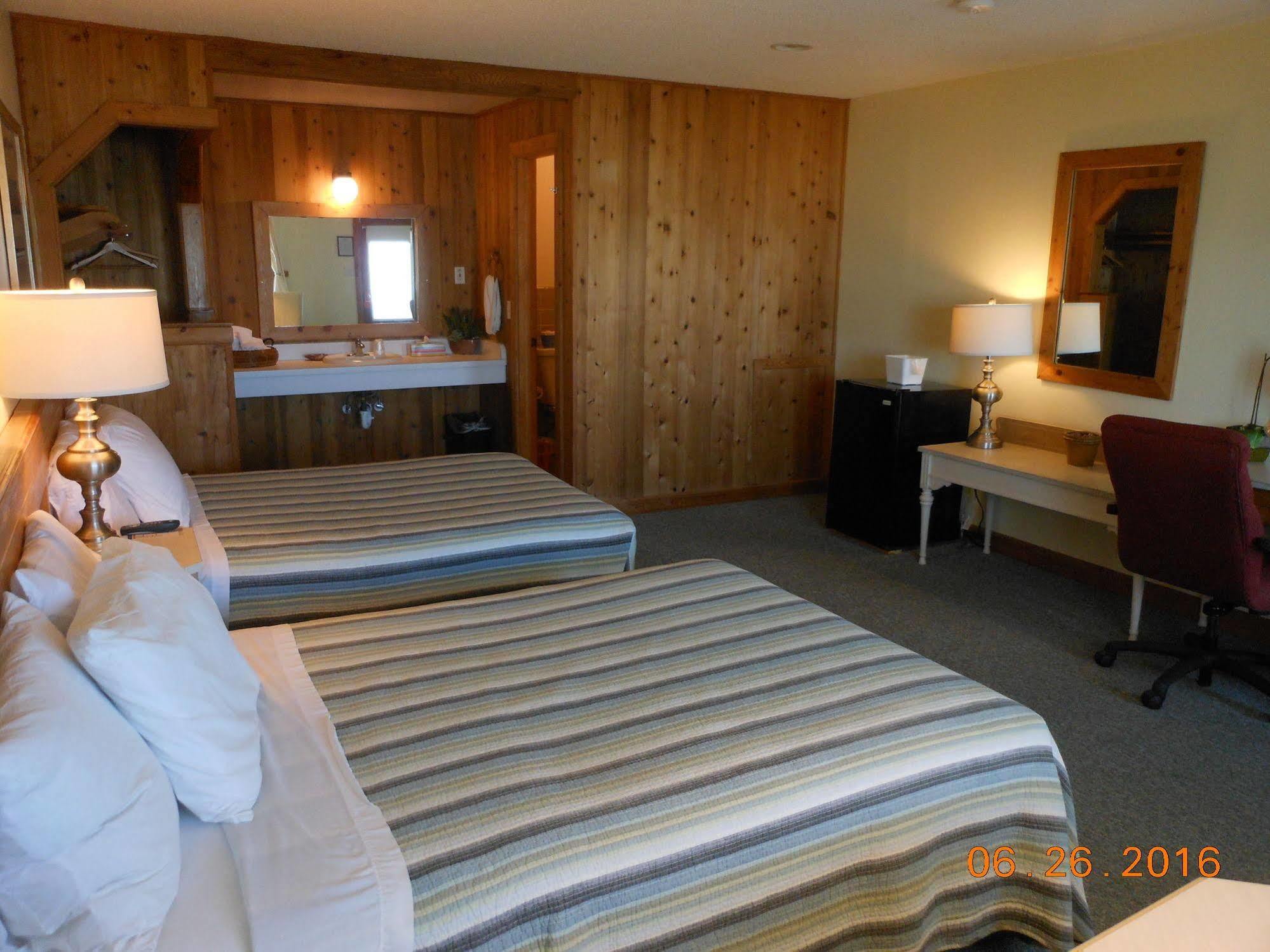 Cape Pines Motel บักซ์ตัน ภายนอก รูปภาพ